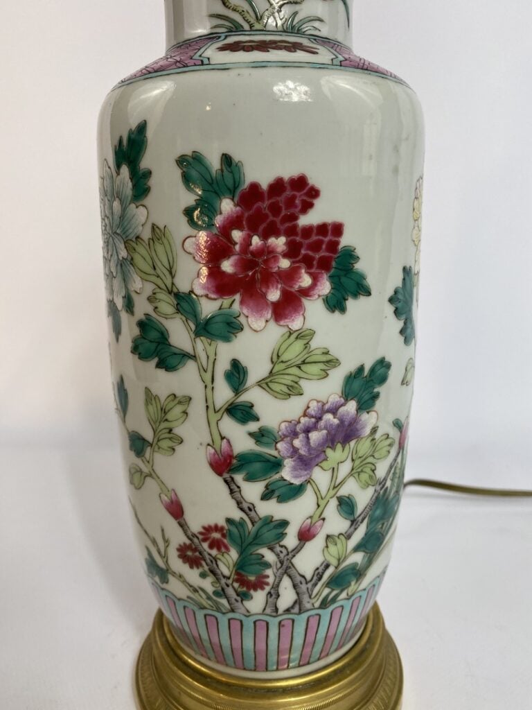 VASE EN CERAMIQUE ET EMAUX DANS LE GOUT DE LA FAMILLE ROSE, YONGZHENG (?) - Chi…