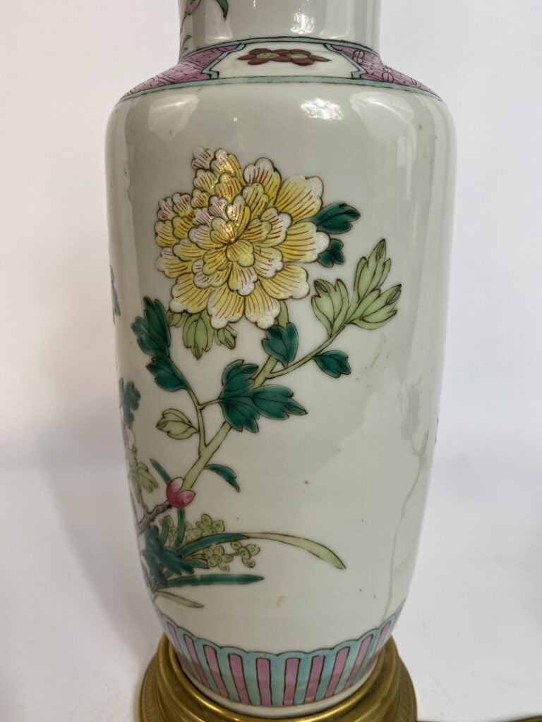 VASE EN CERAMIQUE ET EMAUX DANS LE GOUT DE LA FAMILLE ROSE, YONGZHENG (?) - Chi…