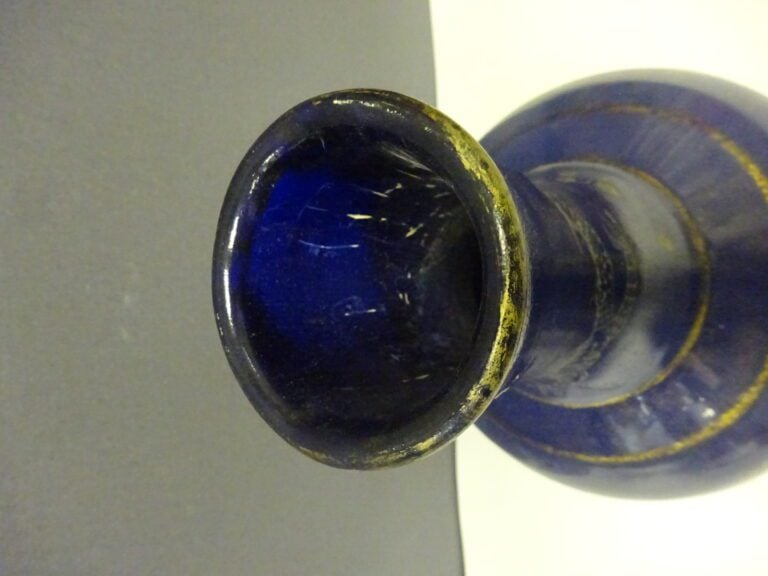 [-] VASE EN FORME DE SPHERE CELESTE EN PORCELAINE BLEU NUIT ET OR, TIANQIUPING…