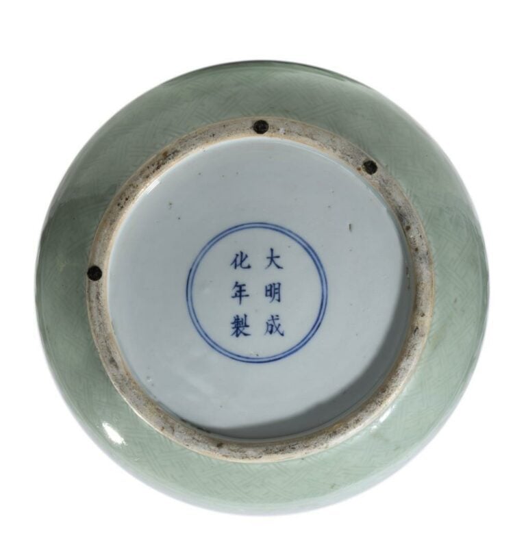 VASE EN PORCELAINE CELADON, ZUN - Chine, Dynastie Qing, Epoque XIXe siècle - Re…