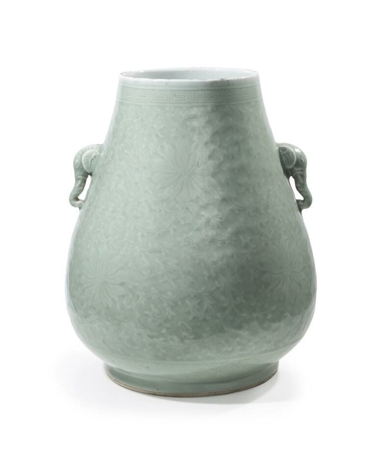 VASE EN PORCELAINE CELADON, ZUN - Chine, Dynastie Qing, Epoque XIXe siècle - Re…