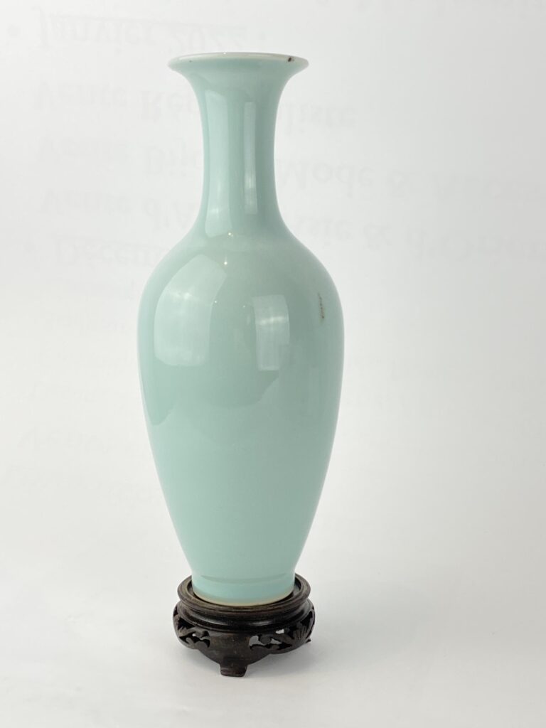 Vase en porcelaine monochrome bleu dit "clair de lune" - Chine, Moderne - Marqu…
