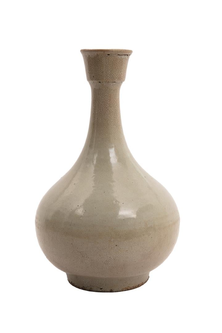 VASE GLOBULAIRE A COL EN FORME D'OIGNON - Corée, Dynastie Joséon, XIXe siècle -…
