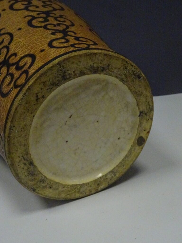 VASE OVOIDE EN GRES DE BIEN HOA - Vietnam - Décor brun sur fond crème de quatre…