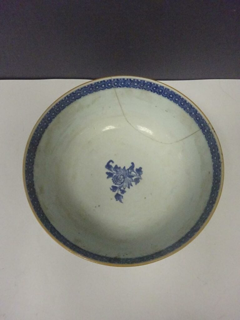 [VENDU VENTE 18 DEC 20 PARIS] BOL A PUNCH EN PORCELAINE D'EXPORTATION - Chine,…