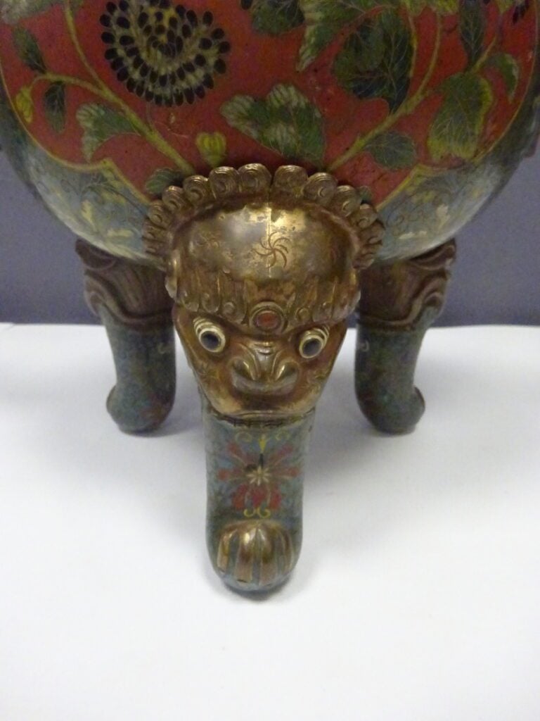 [VENDU VENTE 18 DEC 20 PARIS] BRULE PARFUM TRIPODE EN EMAUX CLOISONNES SUR CUIV…