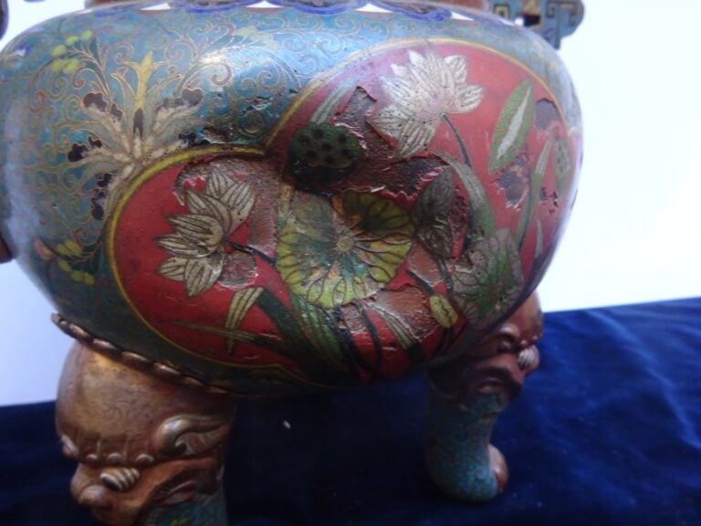 [VENDU VENTE 18 DEC 20 PARIS] BRULE PARFUM TRIPODE EN EMAUX CLOISONNES SUR CUIV…