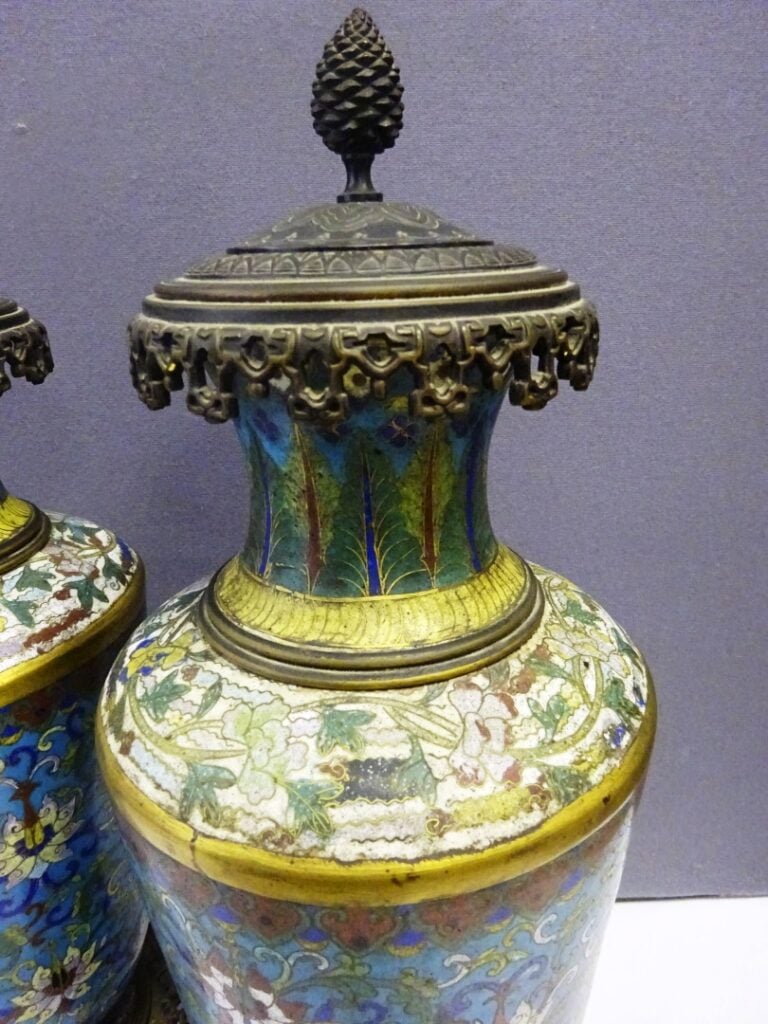 [VENDU VENTE 18 DEC 20 PARIS] IMPORTANTE PAIRE DE VASES EN BRONZE EN EMAUX CLOI…