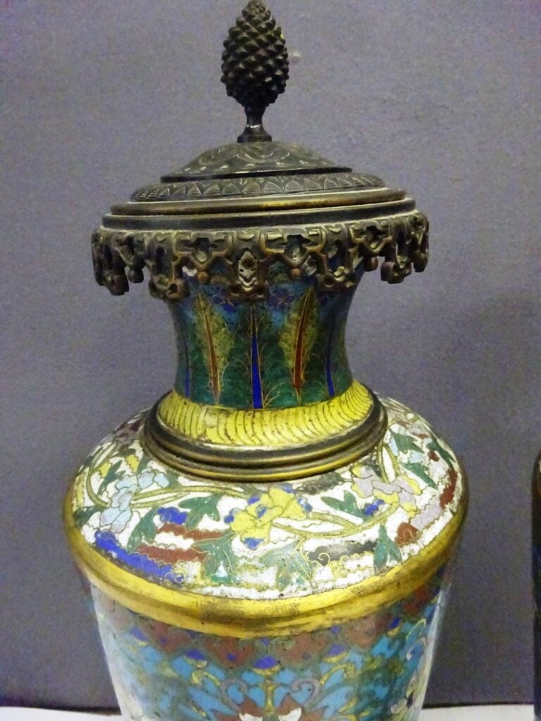 [VENDU VENTE 18 DEC 20 PARIS] IMPORTANTE PAIRE DE VASES EN BRONZE EN EMAUX CLOI…