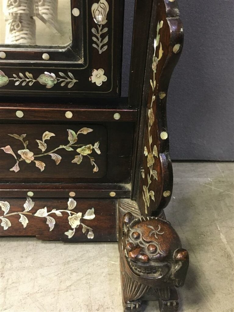 [VENDU VENTE 18 DEC 20 PARIS] [X] PSYCHE DE TABLE EN BOIS BURGAUTE ET NACRE - T…
