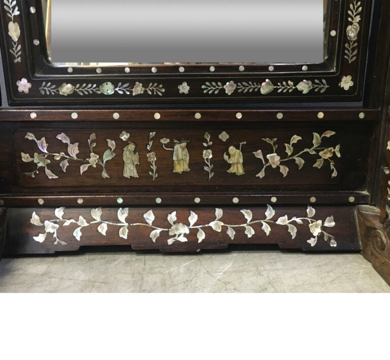 [VENDU VENTE 18 DEC 20 PARIS] [X] PSYCHE DE TABLE EN BOIS BURGAUTE ET NACRE - T…
