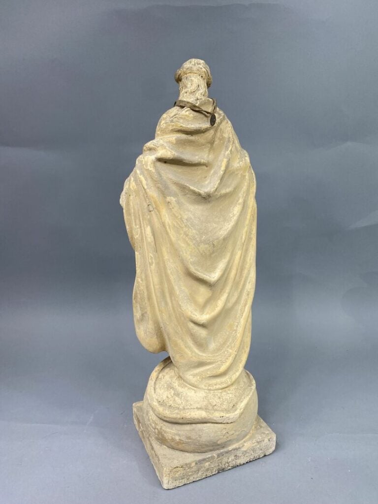 Vierge de l'Assomption en composition représentée les bras ouverts écrasant le…