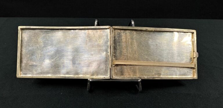 VIETNAM/INDOCHINE - Etui à cigarettes rectangulaire en argent (min. 800) orné d…