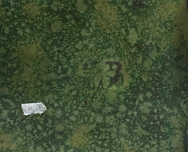 VIETNAM, XXe (dans le goût Bien Hoa) - Théière ou verseuse quadripode en grès é…