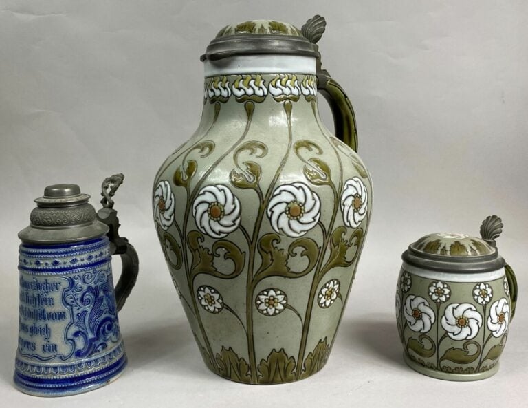 VILLEROY & BOCH - Pichet couvert en grès à décor tournant émaillé de motifs flo…
