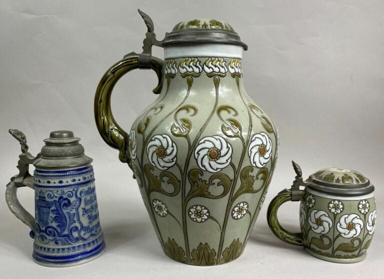 VILLEROY & BOCH - Pichet couvert en grès à décor tournant émaillé de motifs flo…