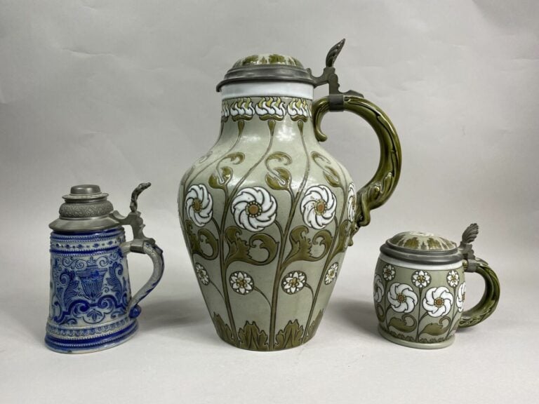 VILLEROY & BOCH - Pichet couvert en grès à décor tournant émaillé de motifs flo…