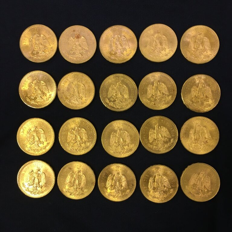 Vingt pièces de 50 pesos or (dix-neuf pièces de 1947, une pièce de 1946).