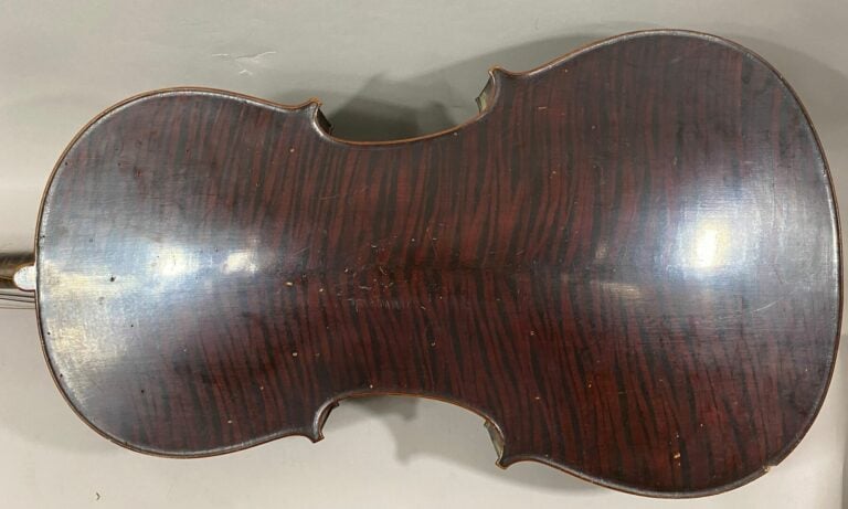 Violoncelle de fabrique portant une étiquette "Jérome Thibouville Lamy & Cie" -…
