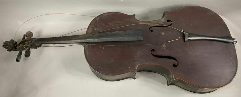 Violoncelle de fabrique portant une étiquette "Jérome Thibouville Lamy & Cie" -…