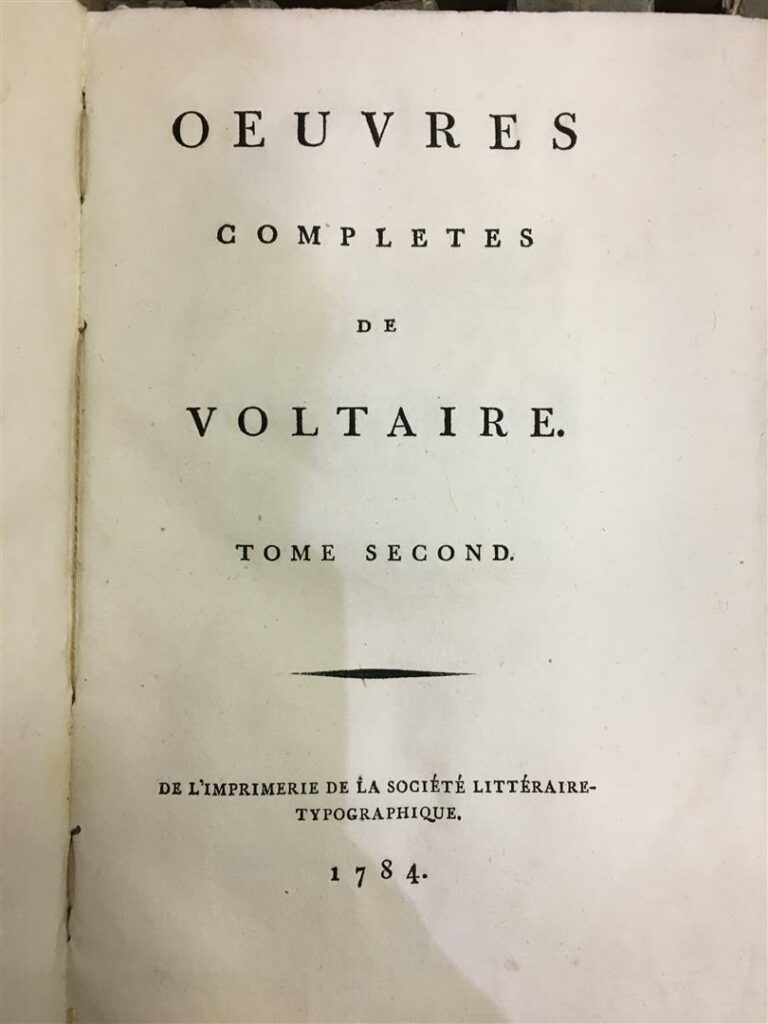 Voltaire, partie des Oeuvres Complètes, 12 volumes en cartonnage, imprimerie de…