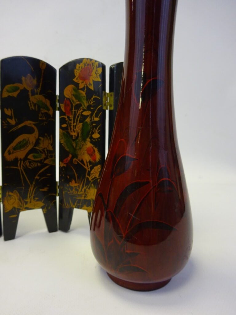 [X] ENSEMBLE DE DEUX (2) OBJETS EN BOIS LAQUE - Chine ou Vietnam - Comprenant :…