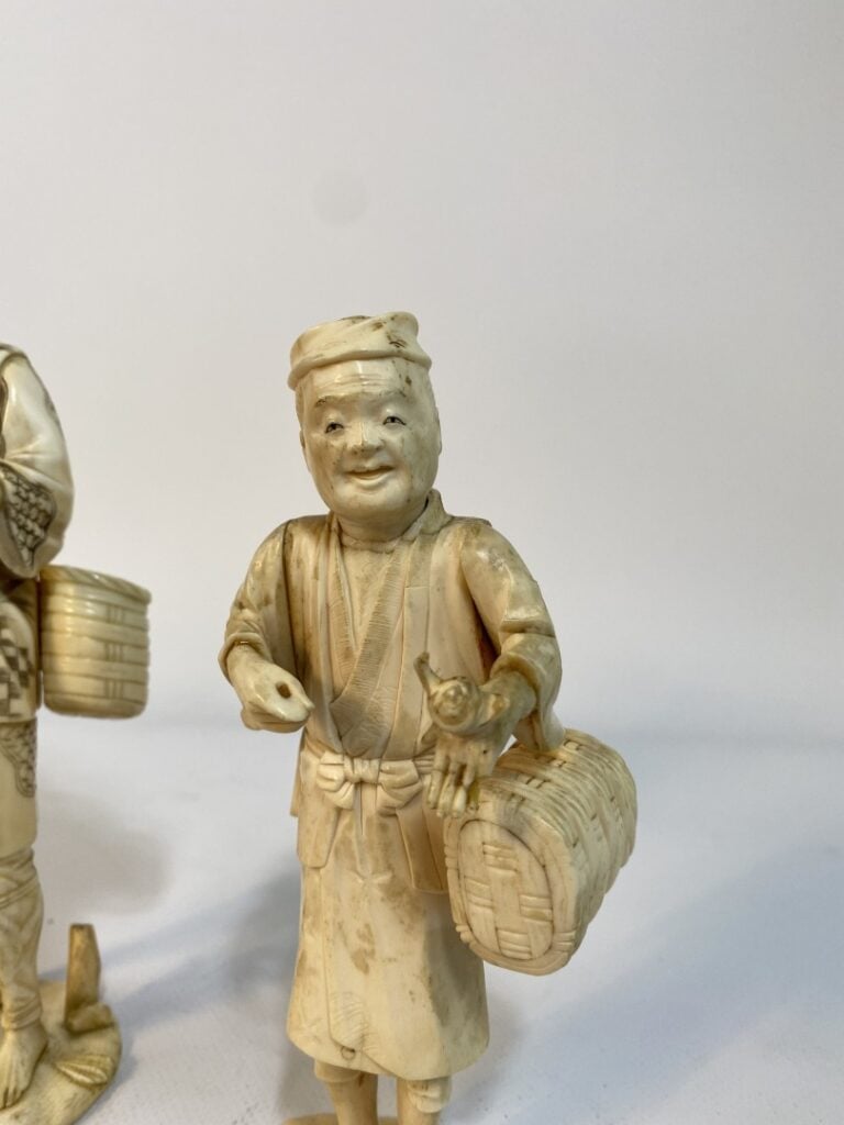 [X] LOT DE (2) OKIMONO EN IVOIRE A L'EFFIGIE DE VIEILLARDS - Japon, Epoque MEIJ…