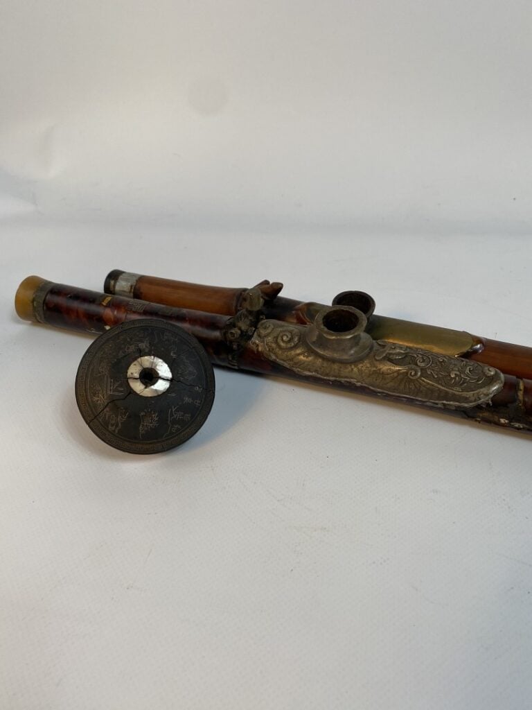 [X] PIPE A OPIUM EN ECAILLE AVEC INCRUSTATIONS DE NACRE - Chine ou Vietnam - A…
