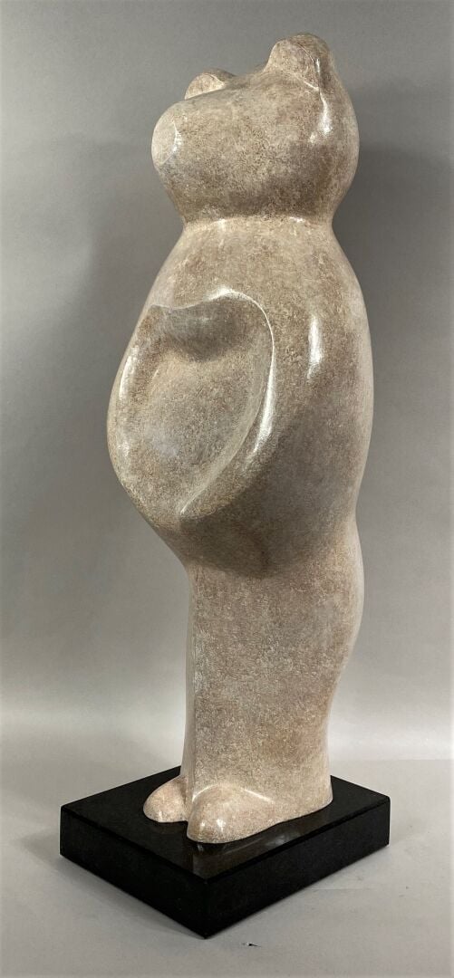 Xavier ALVAREZ (né en 1949) - Ours - Sculpture en bronze patiné beige-gris - Si…