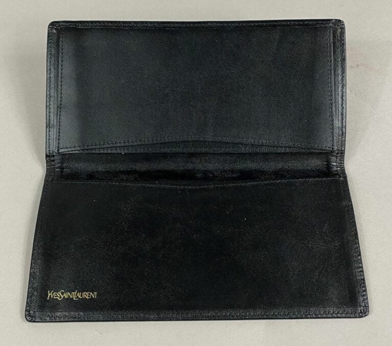 Yves SAINT LAURENT - Porte-chéquier en cuir noir et tissu - 9.5 x 19 cm