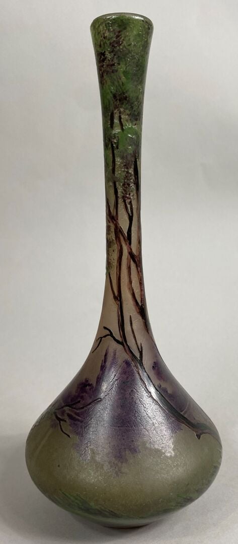 MULLER Frères LUNEVILLE - Vase soliflore en verre doublé à décor dégagé à l'aci…