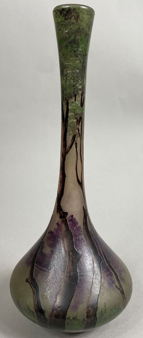 MULLER Frères LUNEVILLE - Vase soliflore en verre doublé à décor dégagé à l'aci…