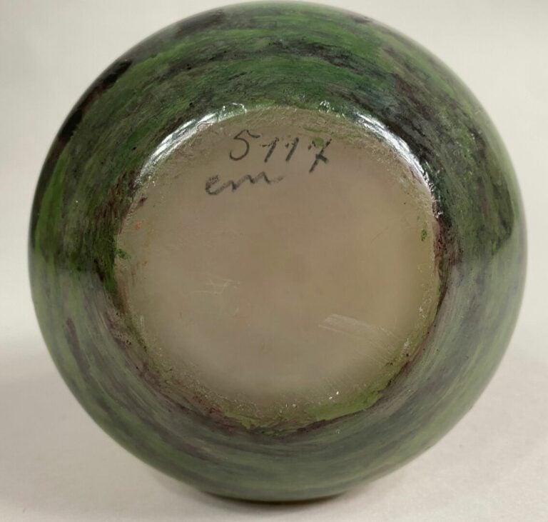 MULLER Frères LUNEVILLE - Vase soliflore en verre doublé à décor dégagé à l'aci…