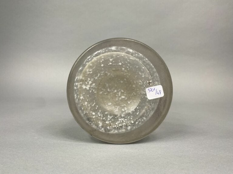 LEGRAS - Vase balustre sur piédouche circulaire en verre marmoréen à décor émai…