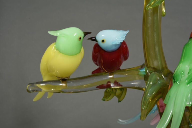 MURANO - Arbre en verre orné d'oiseaux exotiques branchés en verre polychrome -…