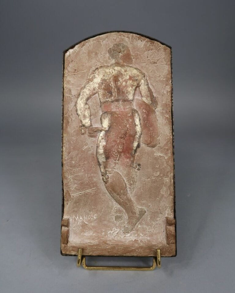 MANOLO (1872-1945) - Plaque rectangulaire en terre cuite cintrée en partie haut…