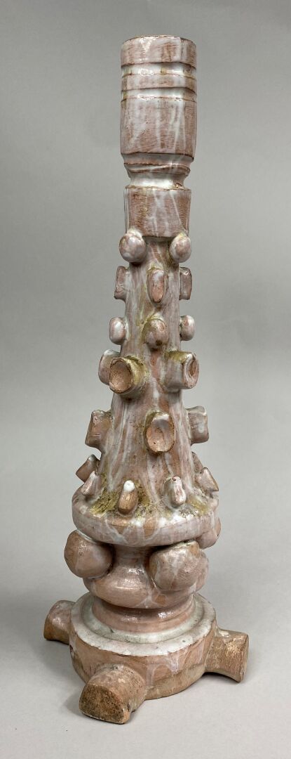 Gio COLUCCI (1892-1974) - Vase soliflore en céramique émaillée blanche et ocre…