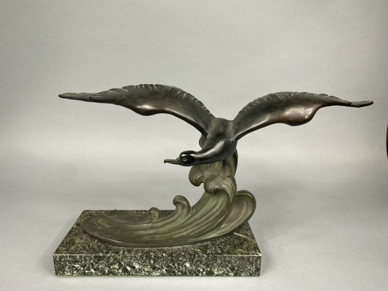Alexandre OULINE (act.1918-1940) - Mouette - Epreuve en bronze à patine verte,…