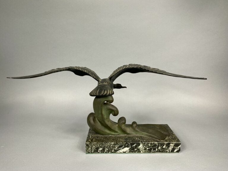 Alexandre OULINE (act.1918-1940) - Mouette - Epreuve en bronze à patine verte,…
