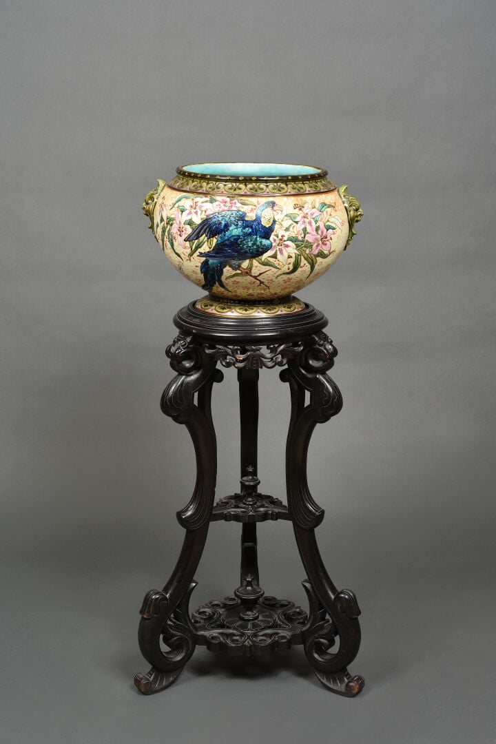 Albert-Léon LEBARQUE (1853-1939) - Cache-pot en faïence polychrome à décor de p…