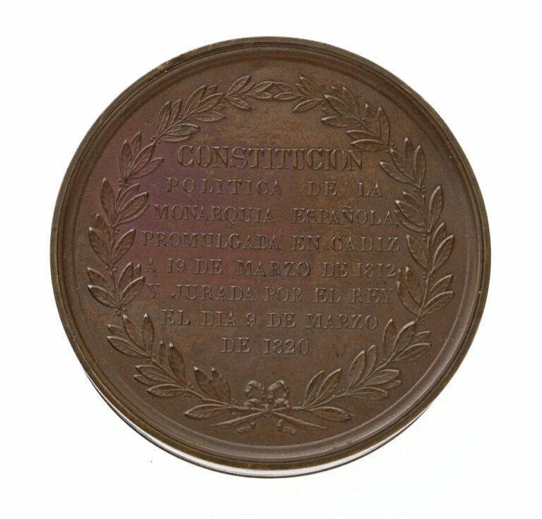 Boite à l'effigie de Fernand VII d'Espagne à l'avers contenant en 70 rondibules…