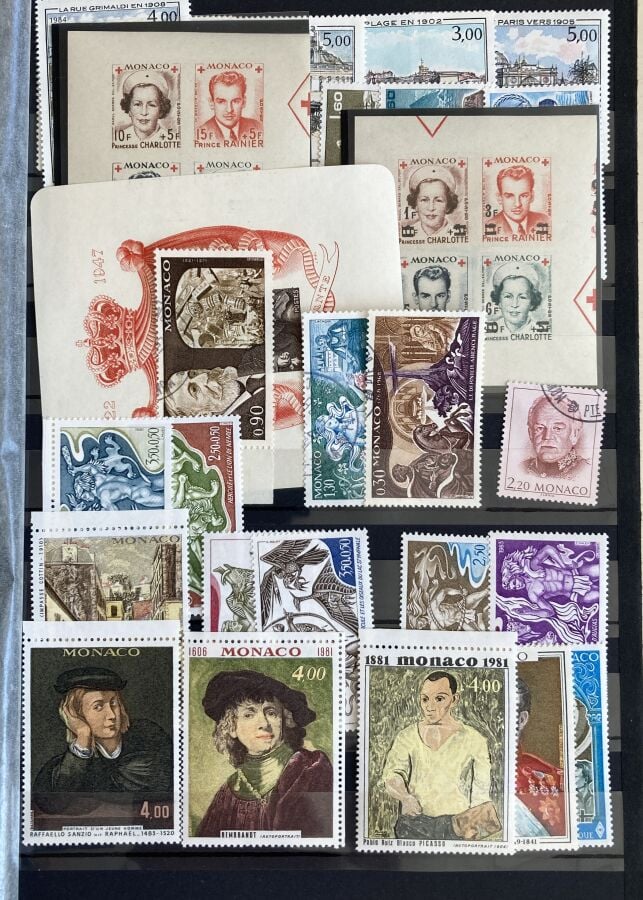 Monaco - Une collection de timbres de Monaco des origines aux années 1980 dont…