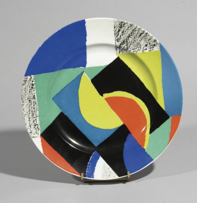 Sonia DELAUNAY (1885-1979) - Sans titre - Assiette en porcelaine de Limoges, éd…