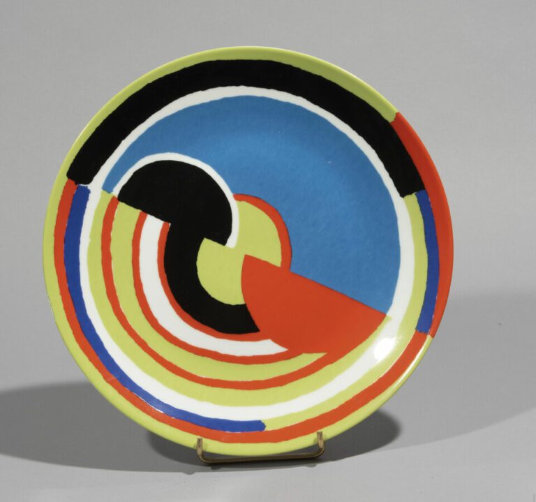 Sonia DELAUNAY (1885-1979) - Signal - Assiette en porcelaine de Limoges, éditio…