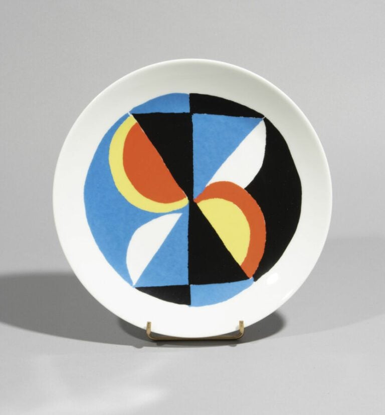 Sonia DELAUNAY (1885-1979) - Windsor, circa 1976/1977 - Assiette en porcelaine…
