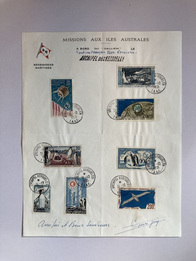 TAAF - Un ensemble de philatélie des terres australes dont timbres, gravures, d…