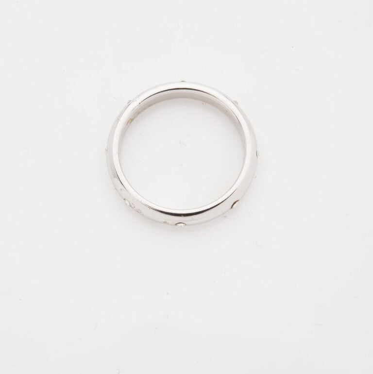 Alliance en argent (925) ponctué de petites pierres blanches facettées - Poids…