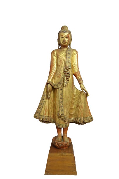 Asie du Sud-Est - Sculpture en bois laqué et doré représentant Bouddha debout s…
