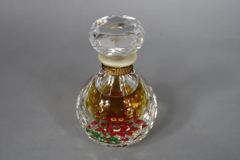 BALMAIN - Flacon de parfum "Ivoire" 30 ml en cristal de Saint Louis - Exemplair…