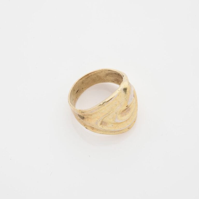Bague en vermeil (925) de forme mouvementée - Poids brut : 7.3 g - Tour de doig…